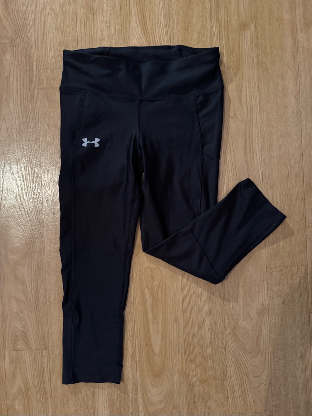 Under Armour Black High-Rise Workout Capri Leggings with Reflective Logo